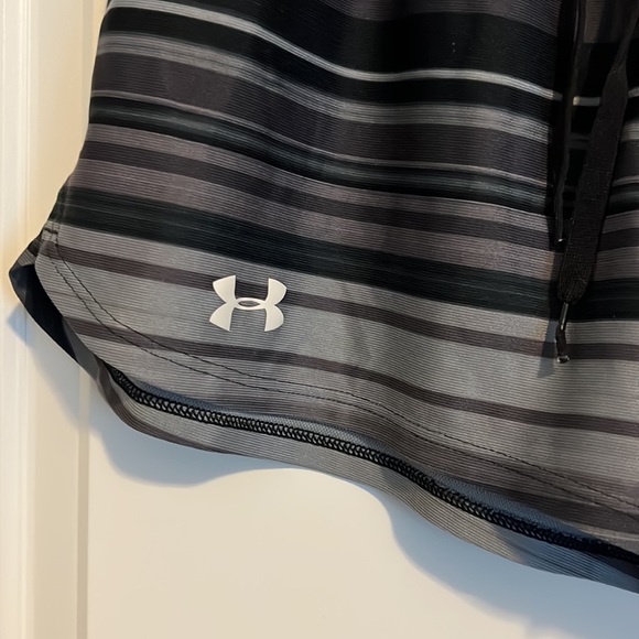 Under Armour shorts XSmall black gray - Picture 2 of 6